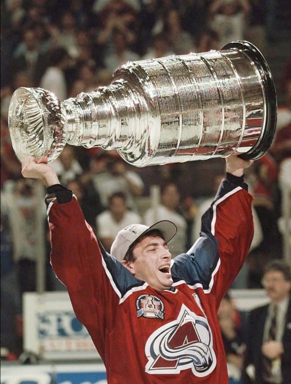 photograph of Joe Sakic holding Stanley Cup