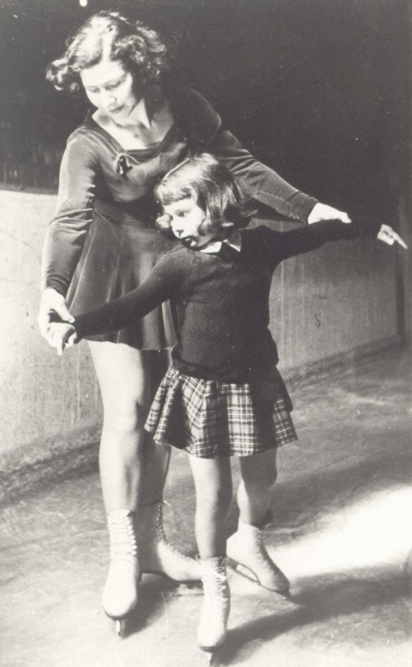 Photograph of Ellen Burka with daughter Petra